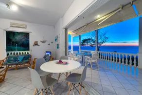 Monolithi Seaside Cottage - Image 5