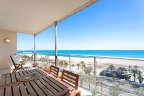 Visit Barcelona but .... stay at the beach !!! - Image 2