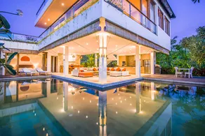 Stylish Panoramic Villa with Car & Personal Driver - Image 2