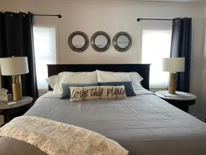 The Bungalow on Broadway - NEW OWNER, SAME CHARM! - Image 3