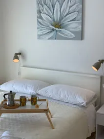 Double room with kitchenette, balcony and sea view - Image 4