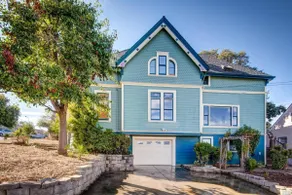 Stylish Victorian with private outdoor yard - Image 4