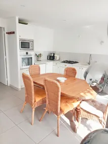 Apartment with enclosed garden, 2 bedrooms, 60 m2, everything within walking distance - Image 5