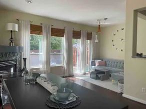 Modern 3-bedroom duplex close to Nike and Intel - Image 2