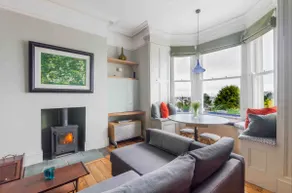 Elegant Seaview Apartment - Image 3