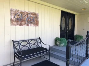 Vintage Dream - Luxury Mid-Century Modern - Image 2