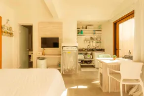 Luxury Studio 2, Two Blocks from the Sea. Beach Service - Image 3