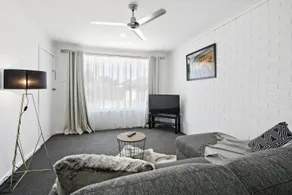 Stylish Apt | Walk to Sov Hill & Cafes | Parking - Image 5