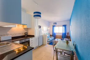 ★Blue Ocean Apartment★1 Minute to Oldtown & Beach★ - Image 3