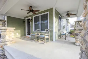 Bungalow at 242 Grand - Image 2