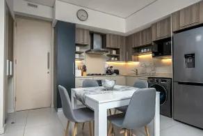 Comfortable and Stylish in Rosebank - Image 3