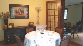 KAREN'S PLACE..Lovely Home, Convenient Location - Image 2