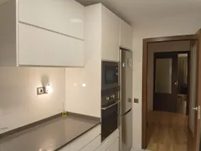 Spacious apartment with a large kitchen - Image 5