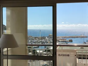 Air-conditioned beachfront apartment with sea view - Image 4