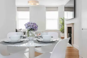 Luxury Townhouse by Hyde Park & Oxford Street - Image 5