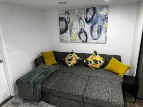 Modern Guest Suite in Calgary - Image 4