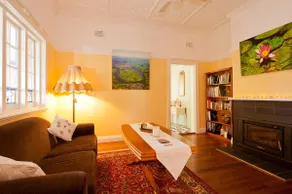 Charming Heritage Stay near Manning River & CBD - Image 5