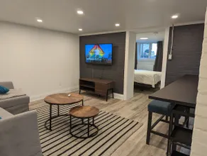 Spacious Riverdale One Bedroom Garden Suite - Image 4
