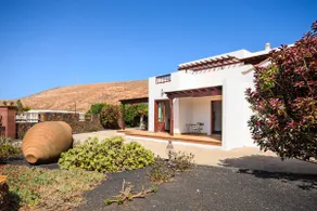 Grande maison de campagne adaptée aux familles avec barbecue, terrasse et jardin | Vue montagne | Parfaite pour le travail à distance - Image 2