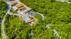 Rustic Villa Fragola with heated pool - Image 2