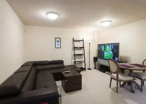 1 Bedroom, 800 SqFt Apt, U.District/Wallingford - Image 5