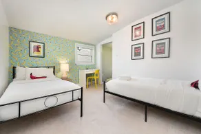 Lawrenceville charmer · sleeps 8, 2 full baths! - Image 4