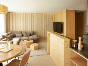 Langursuite with hot tub and sauna - Image 2