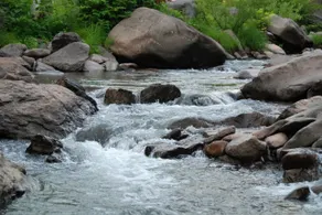 Streamside Catskill Mountain House - Image 2