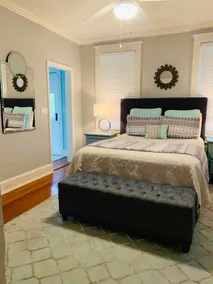 Charming upper unit @ The Grove/Walk everywhere - Image 5