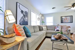 Yellow Door Cottage. Clean! Convenient location! - Image 2