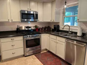 Cozy Saratoga Cottage - Image 4