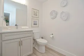 Luxury Ocean View Corner Condo (725S.F.) - Image 5
