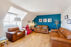 Stunning City Centre Penthouse Apartment, with FREE Parking! - Image 3