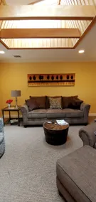 Bright and cozy 2 bedroom apartment in South Hills - Image 2