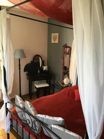The romantic and magical romantic cocoon escape - Image 3