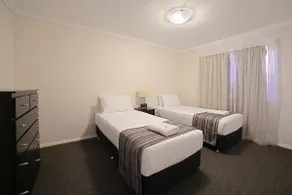 Best Western Plus Bolton on the Park - Image 2
