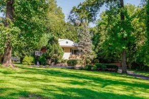 Quiet home with large yard - 6 min to downtown - Image 2
