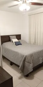 Cozy apt w/ jacuzzi near airport with solar panels - Image 3