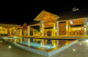 Luxurious TopSpot® @ Exclusive Club in Apulo! - Image 4