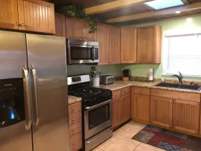 Cozy retreat on Walnut Street/no cleaning fee - Image 2