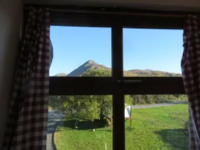 Letterfrack Farm Cottage in village on a farm beside Connemara National Park - Image 3