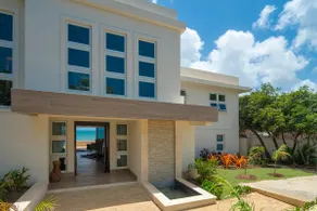 Exclusive Cliffside Surfing Villa (Three Bed) - Image 3