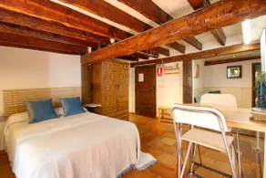 Cuencaloft Cozy Studio in Plaza Mayor Solla 2 - Image 4