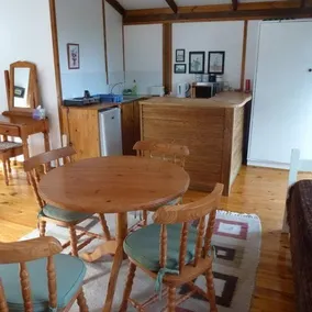 Treehouse Cottage - Image 5