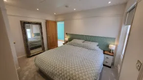 Sunset Point Apts - North Shore Suite - Image 5