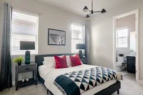 Contemporary Comfort in Central Park - Image 5