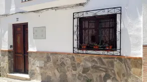 Cozy and Tranquil Townhouse in Orgiva Village - Image 2