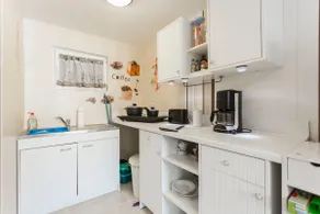 Cosy Apartment in Quiet Residential - Image 5