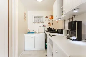 Cosy Apartment in Quiet Residential - Image 3