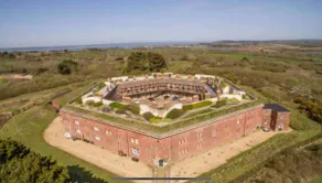 3 bedroom home in unique Grade I listed fort. - Image 2